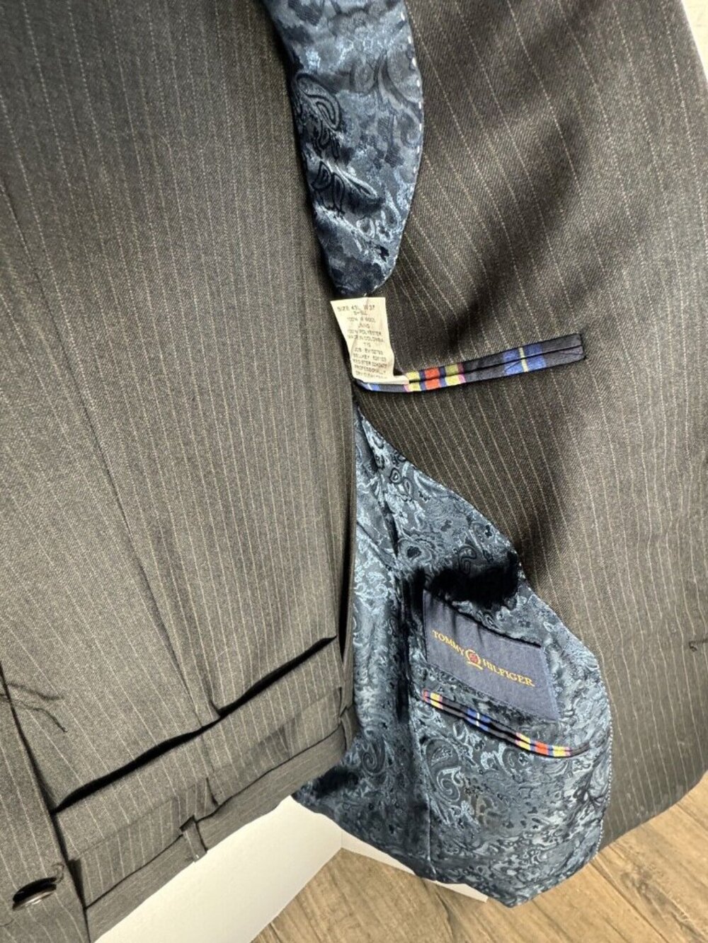 Tommy Hilfiger Mens Gray Pinstripe Wool Suit 43L W37 Colombia Business Office - Picture 6 of 11